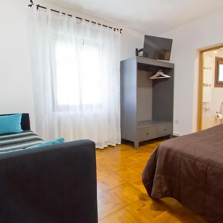 Maria Jesus Πανσιόν Σαντιγιάνα ντελ Μαρ